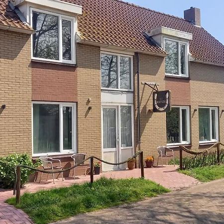 Pension Het Hoefijzer Buren  Exteriér fotografie